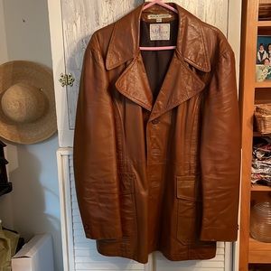 Men’s Wilson House of Suede leather coat. Vintage leather coat from the 70s sz46